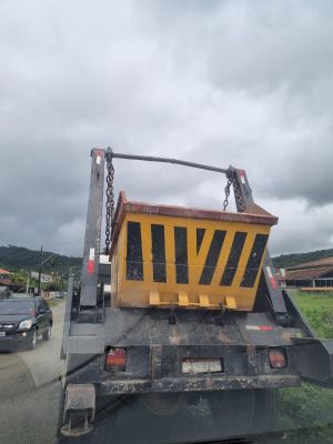 Caçambas Battisti foto 2